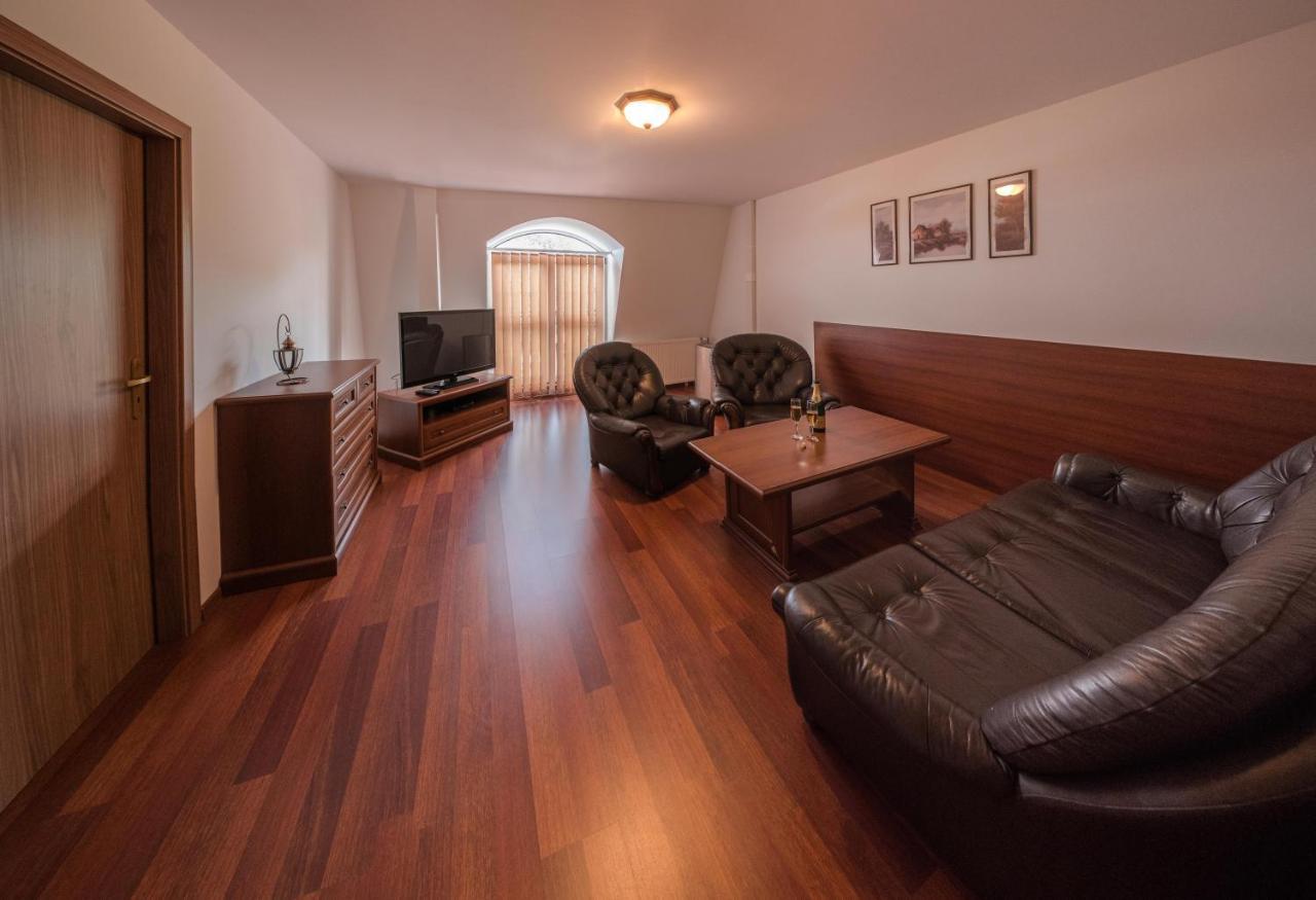 Hotel David Velke Bosany エクステリア 写真